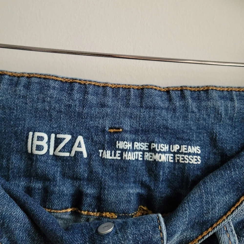 IBIZA Distressed High-Rise Jeans - Size US 3 - Picture 5 of 6
